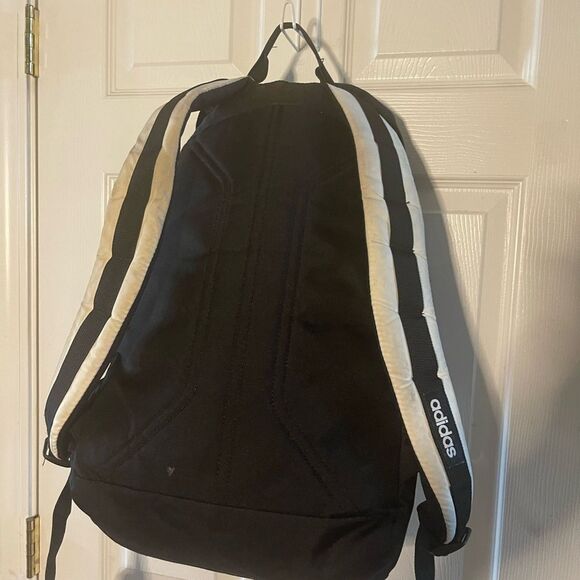 Adidas Black and White Sporty large fabric Backpack with padded back & straps - Picture 4 of 12